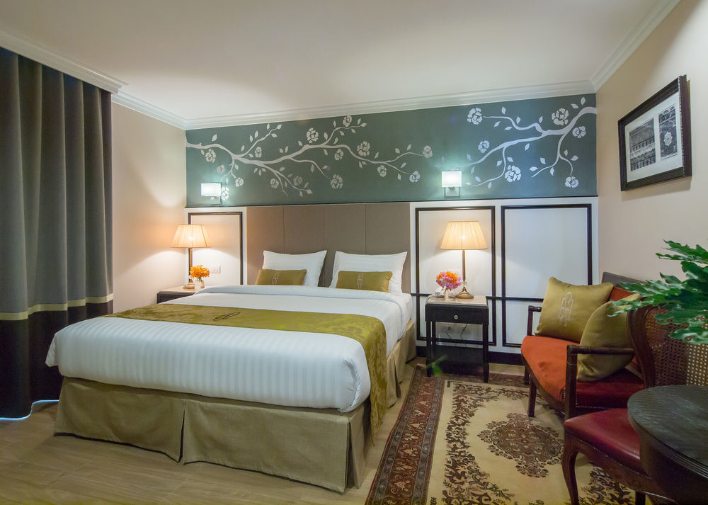 Sara's Hotel Bangkok Bagian luar foto